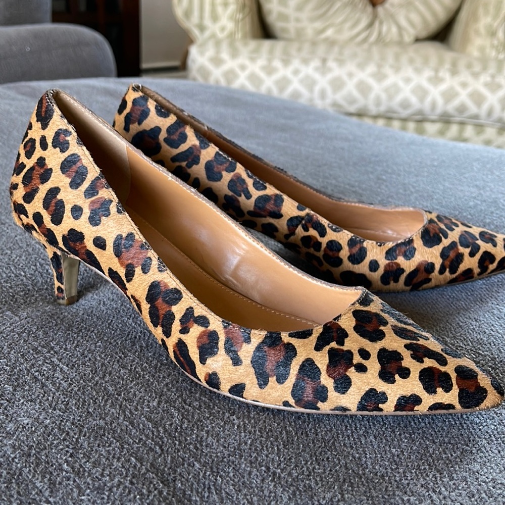 Super cute leopard print kitten heel very comfortable!